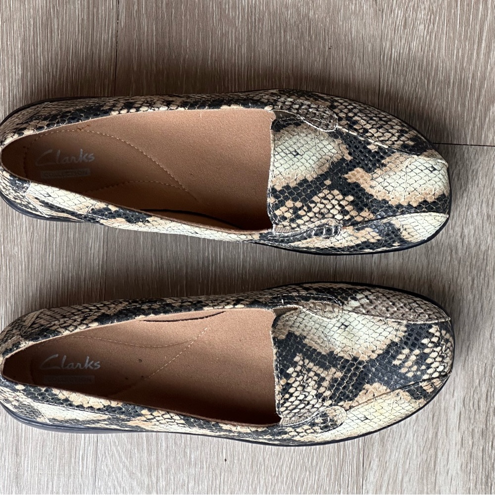 Clarks Collection Loafers Women Size 8 M Bayou Q Natural Snake Slip On Black